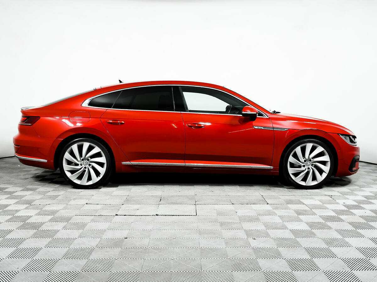 Volkswagen Arteon с пробегом — 2017 год. Фото: #3