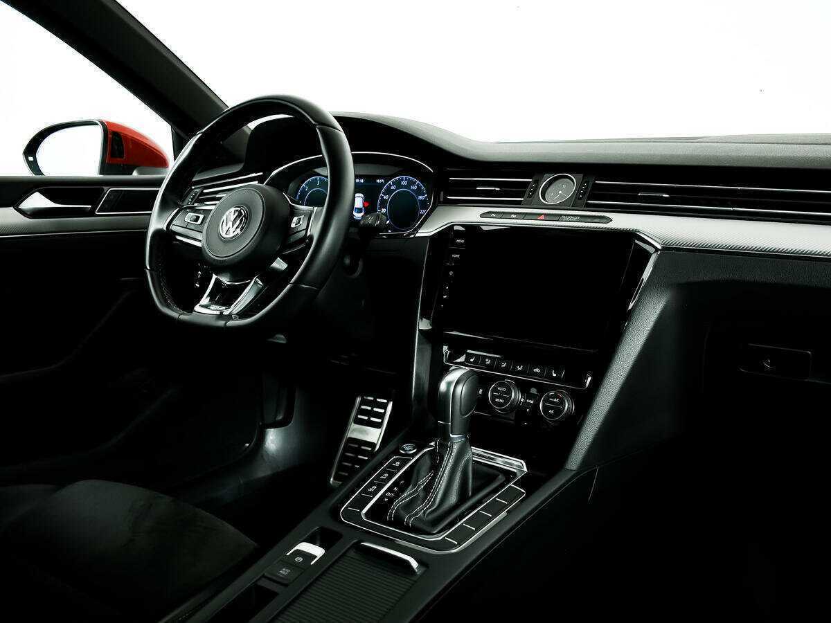 Volkswagen Arteon с пробегом — 2017 год. Фото: #8