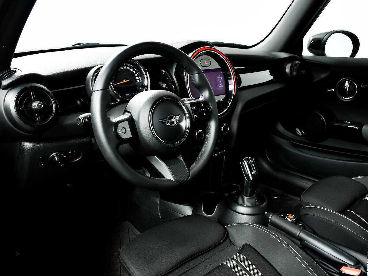 Mini Hatch с пробегом — 2021 год. Фото: #12