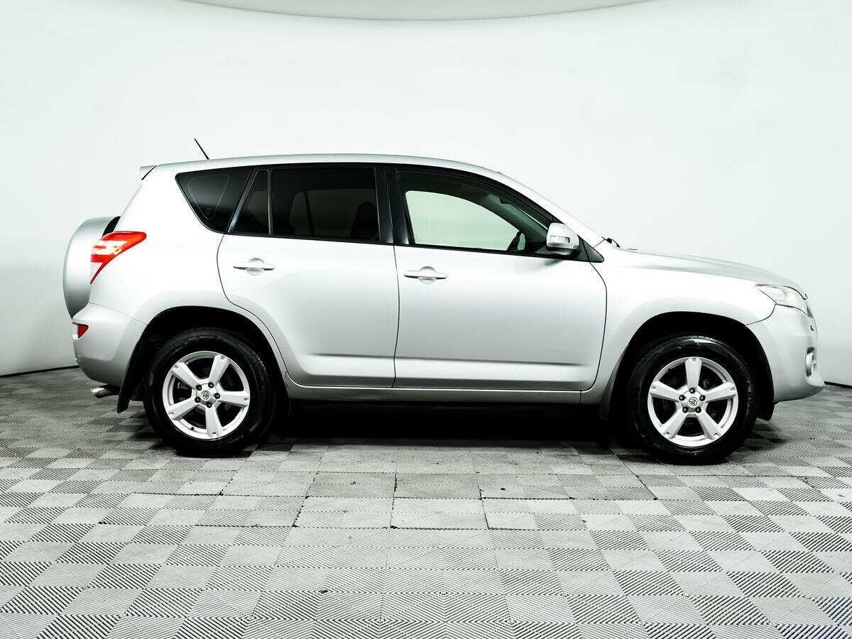 Toyota RAV4 с пробегом — 2010 год. Фото: #3