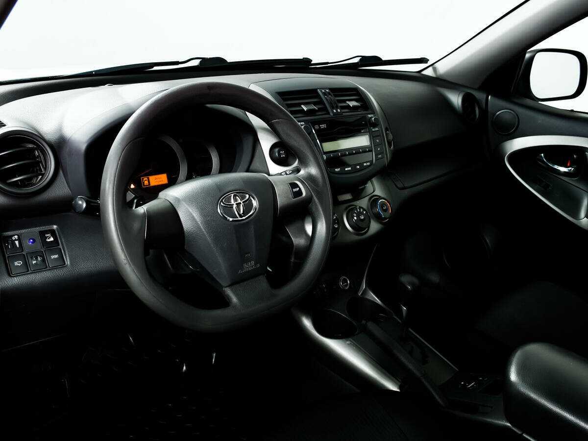 Toyota RAV4 с пробегом — 2010 год. Фото: #12