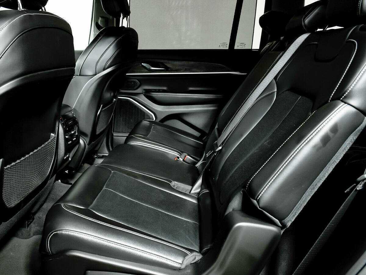 Jeep Grand Cherokee с пробегом — 2022 год. Фото: #11