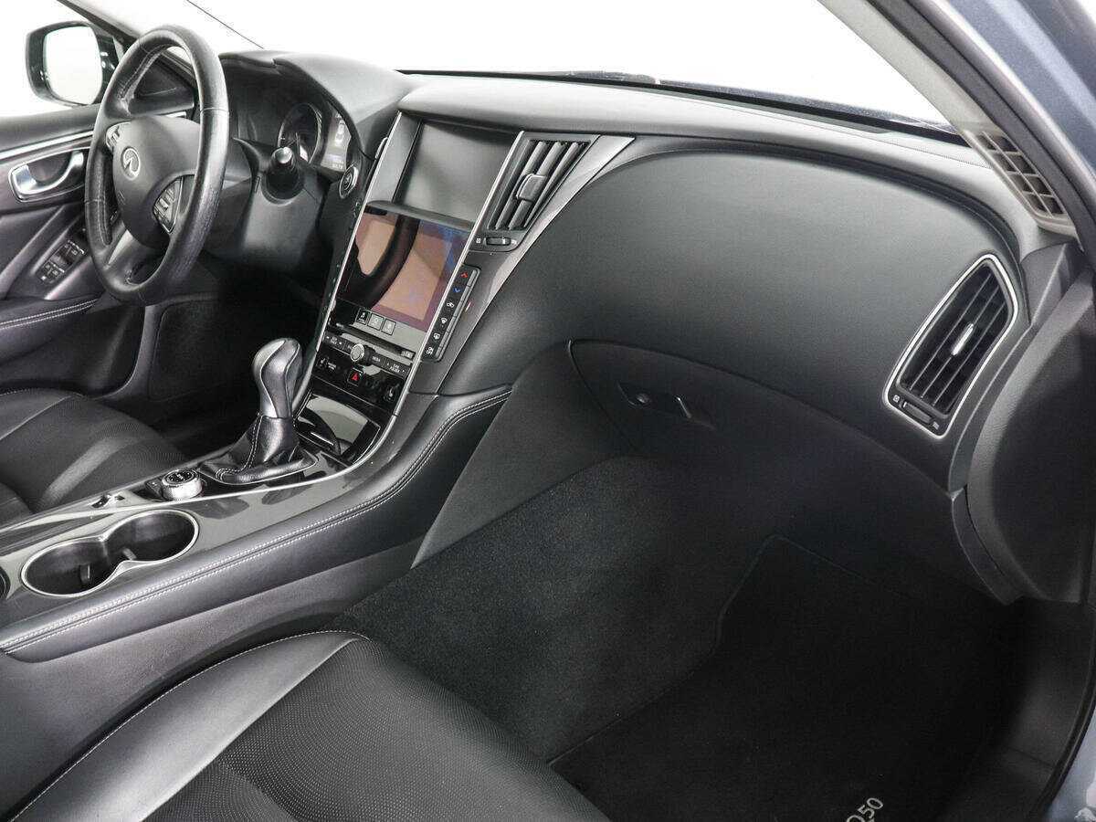 Infiniti Q50 с пробегом — 2016 год. Фото: #9