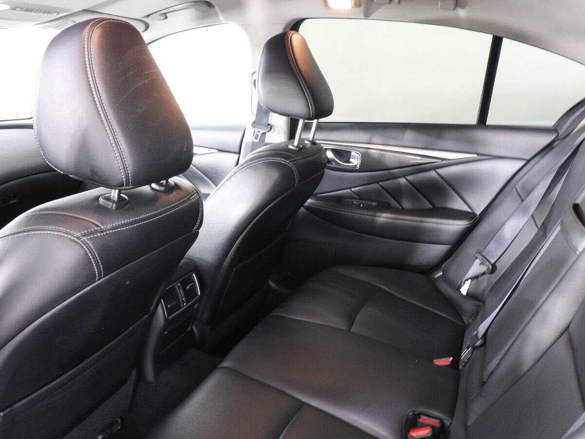 Infiniti Q50 с пробегом — 2016 год. Фото: #11