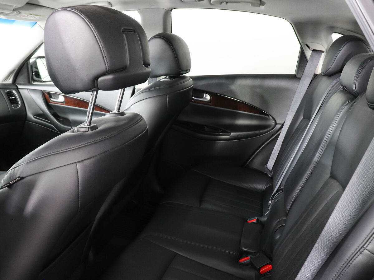 Infiniti QX50 с пробегом — 2015 год. Фото: #7