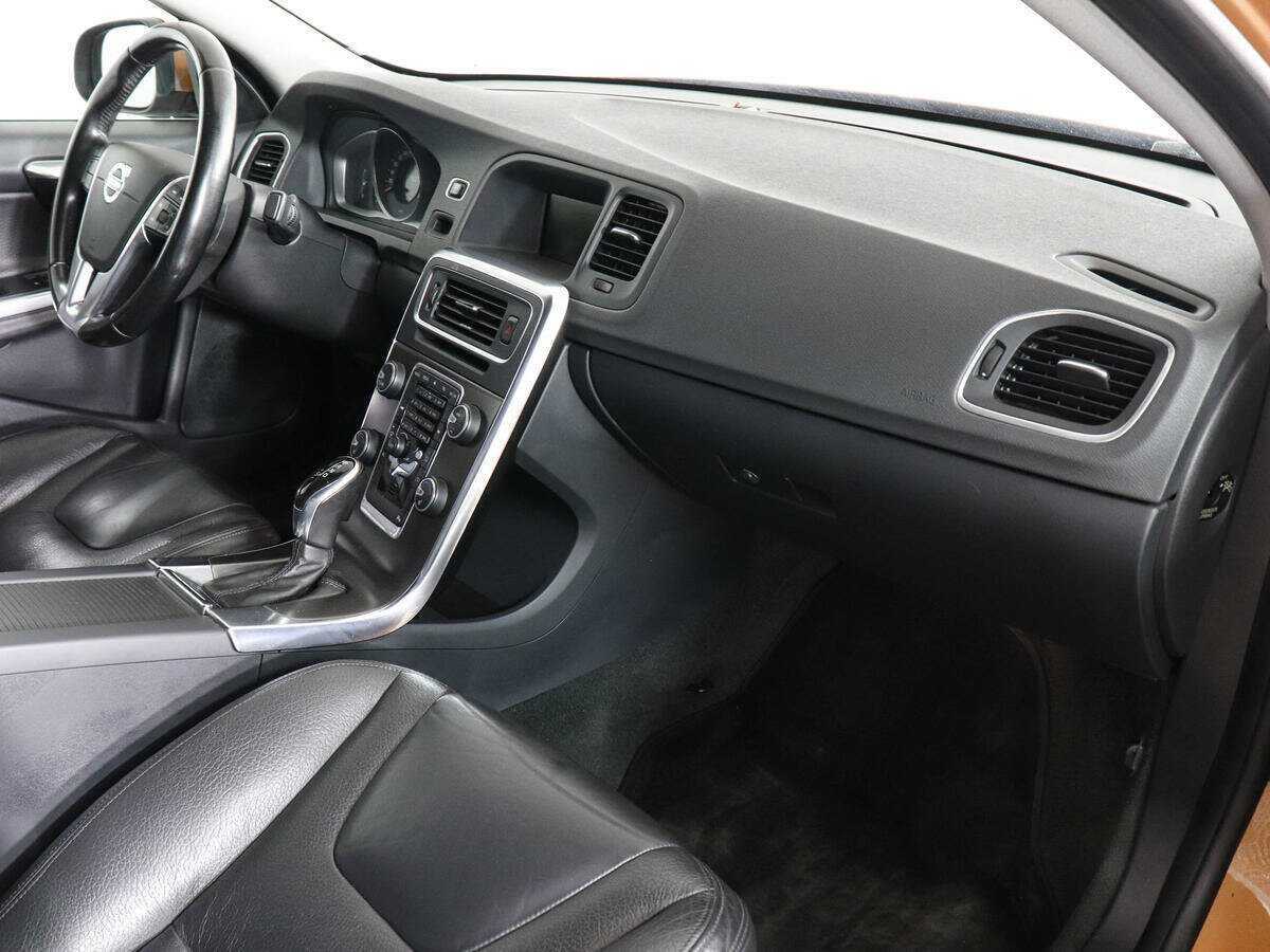 Volvo S60 с пробегом — 2013 год. Фото: #9