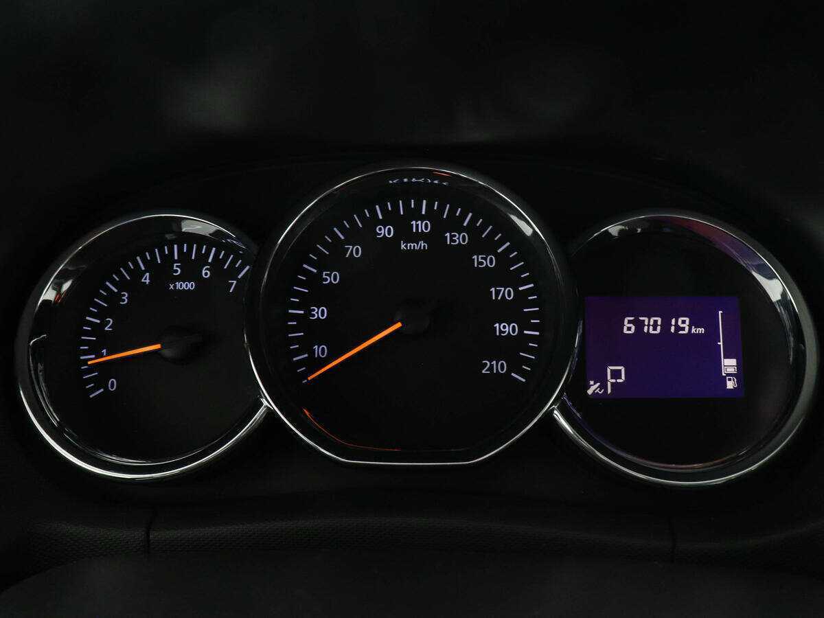 Renault Duster с пробегом — 2015 год. Фото: #10