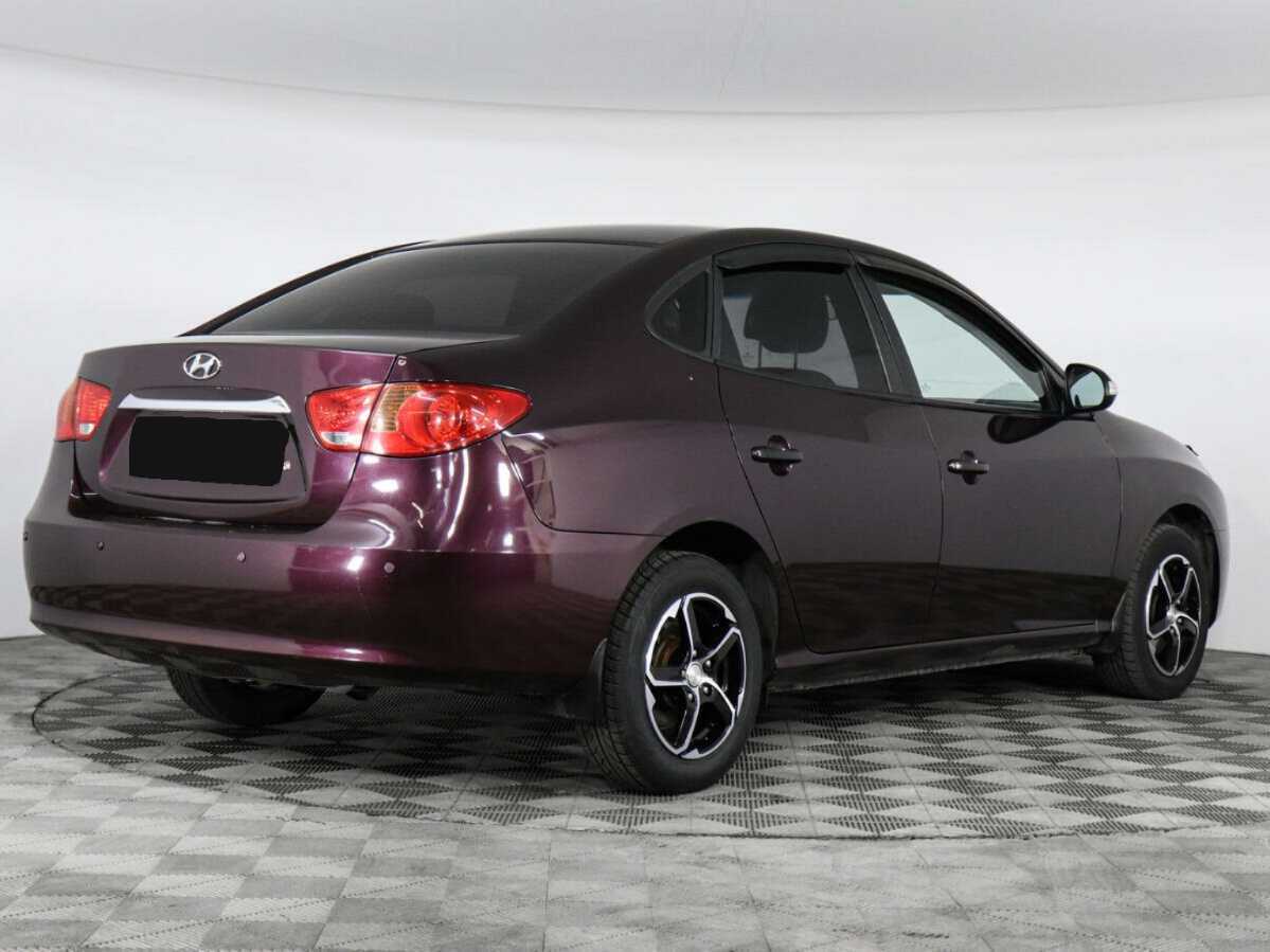 Hyundai Elantra с пробегом — 2010 год. Фото: #3