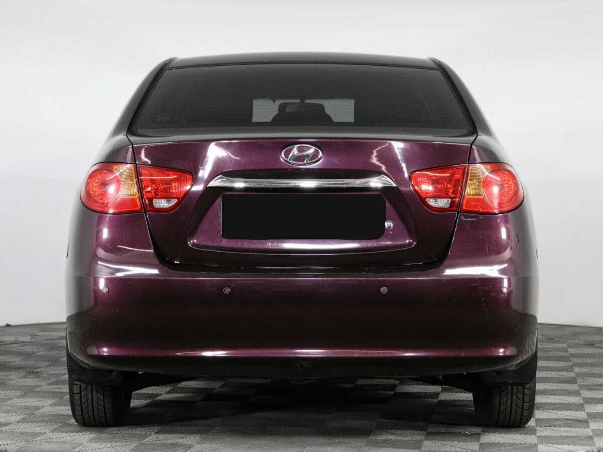 Hyundai Elantra с пробегом — 2010 год. Фото: #4