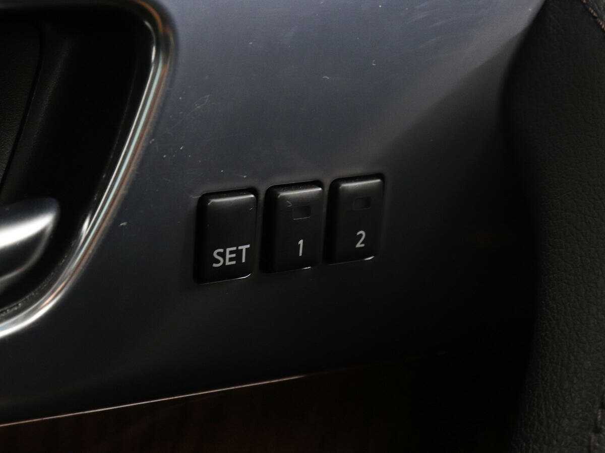 Infiniti FX с пробегом — 2010 год. Фото: #14