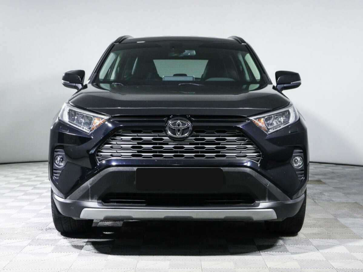 Toyota RAV4 с пробегом — 2021 год. Фото: #1