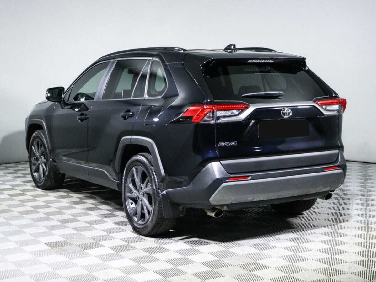 Toyota RAV4 с пробегом — 2021 год. Фото: #6