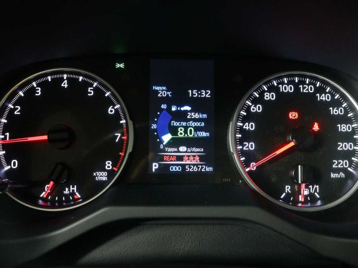 Toyota RAV4 с пробегом — 2021 год. Фото: #10