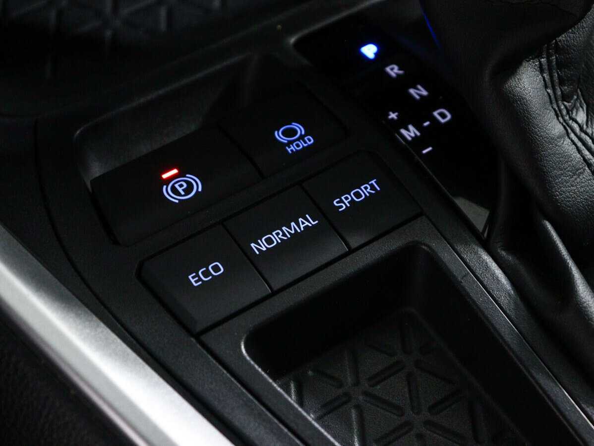 Toyota RAV4 с пробегом — 2021 год. Фото: #15