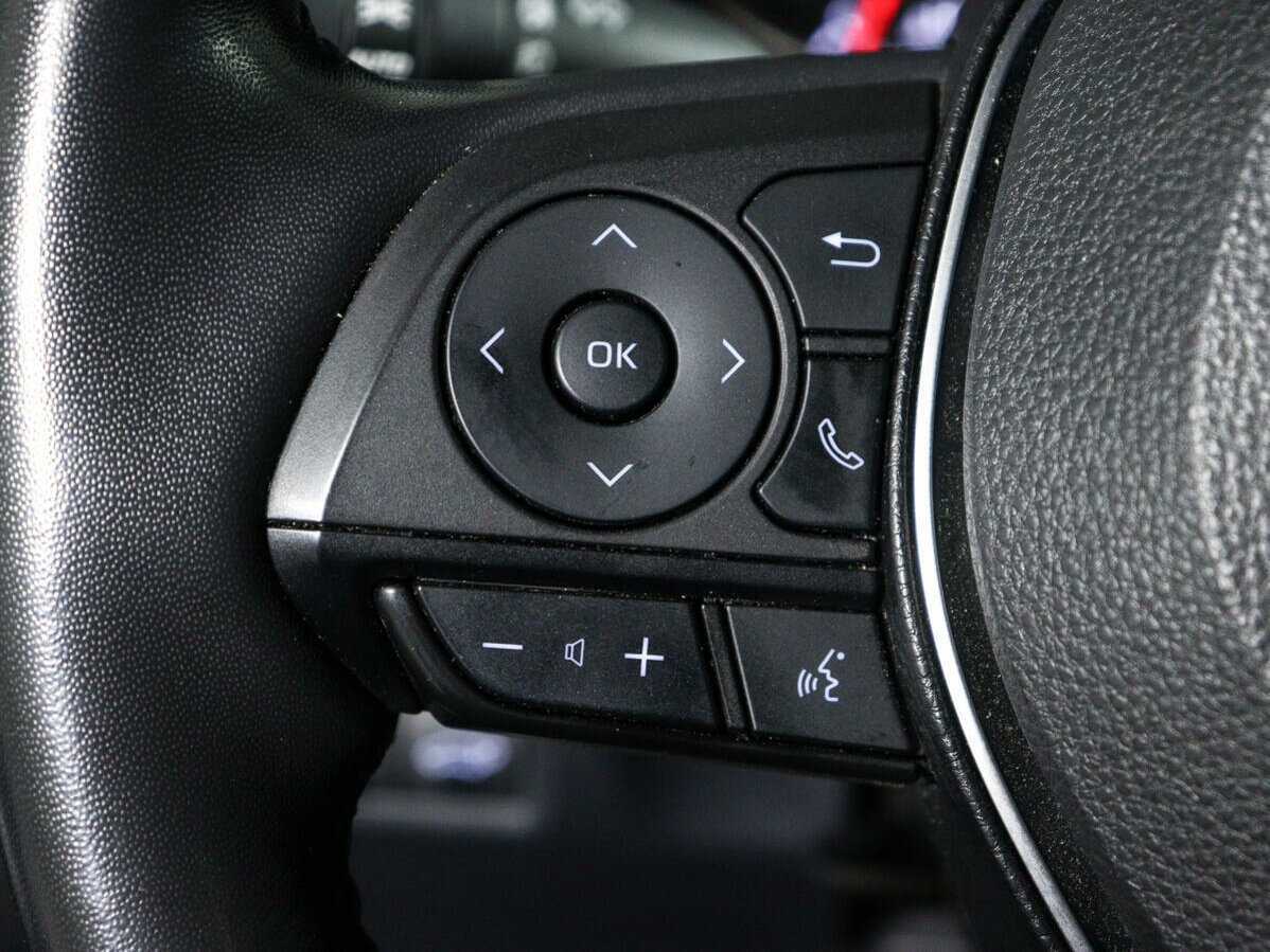 Toyota RAV4 с пробегом — 2021 год. Фото: #20