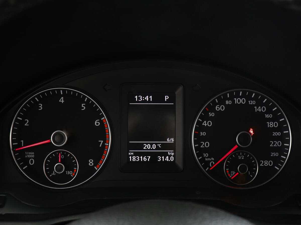 Volkswagen Scirocco с пробегом — 2011 год. Фото: #10