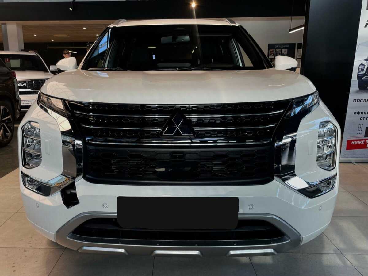 Mitsubishi Outlander с пробегом — 2022 год. Фото: #1
