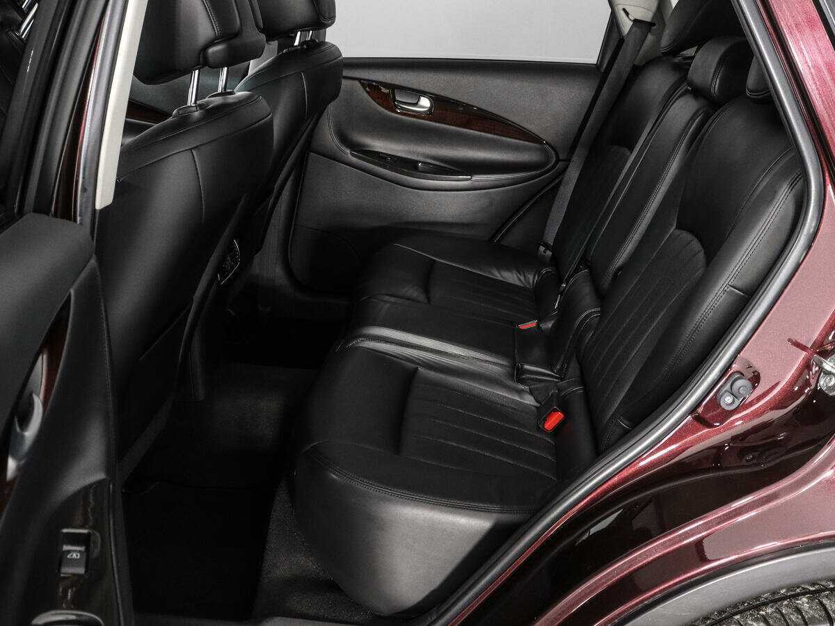 Infiniti QX50 с пробегом — 2015 год. Фото: #12