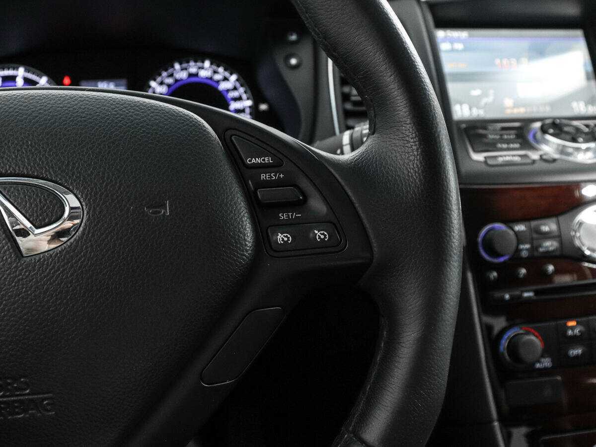 Infiniti QX50 с пробегом — 2015 год. Фото: #15