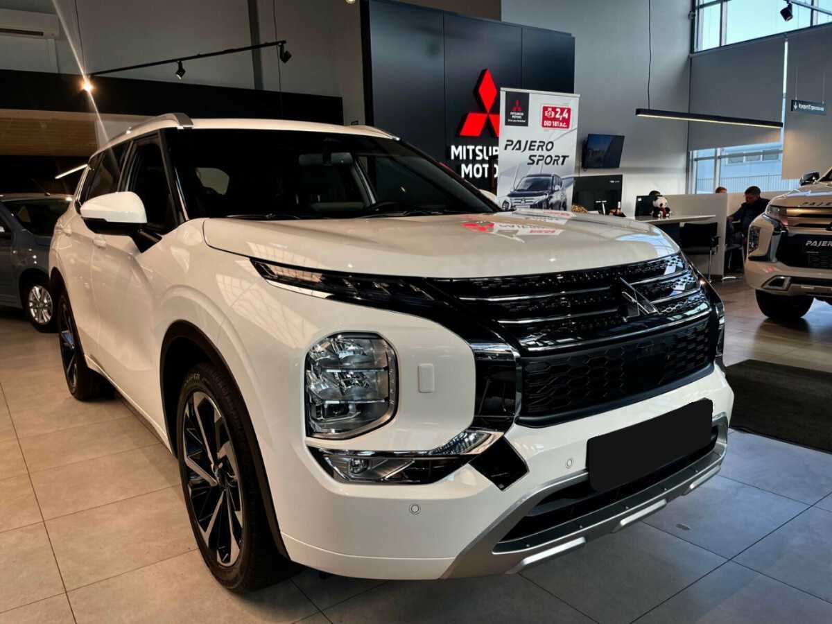 Mitsubishi Outlander с пробегом — 2022 год. Фото: #2