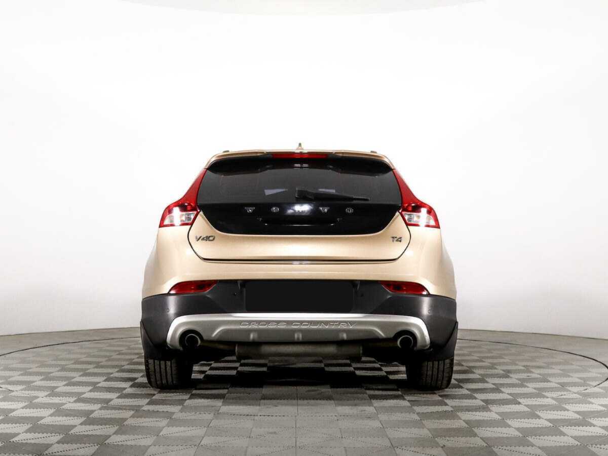 Volvo V40 Cross Country с пробегом — 2014 год. Фото: #5