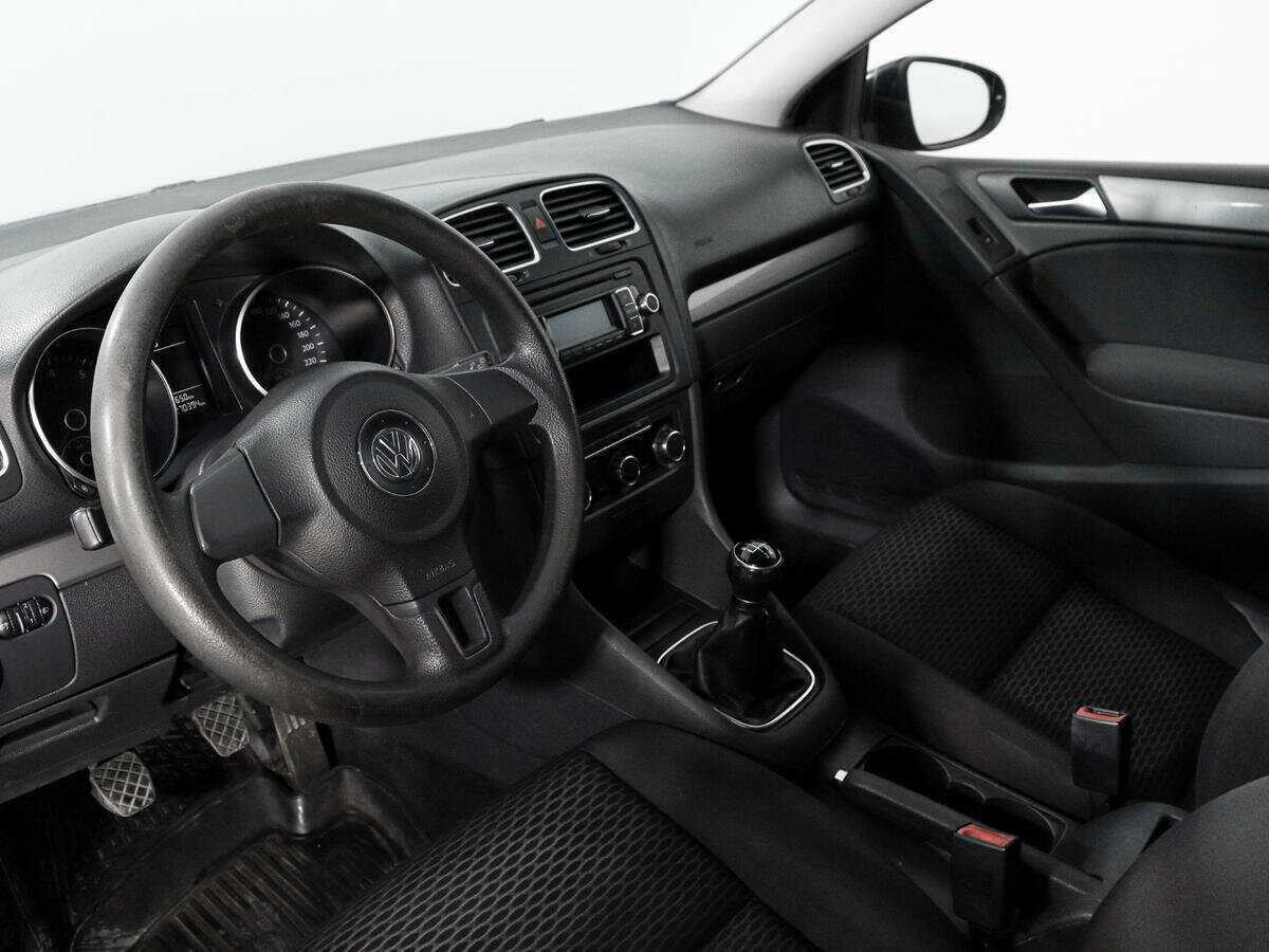 Volkswagen Golf с пробегом — 2009 год. Фото: #7