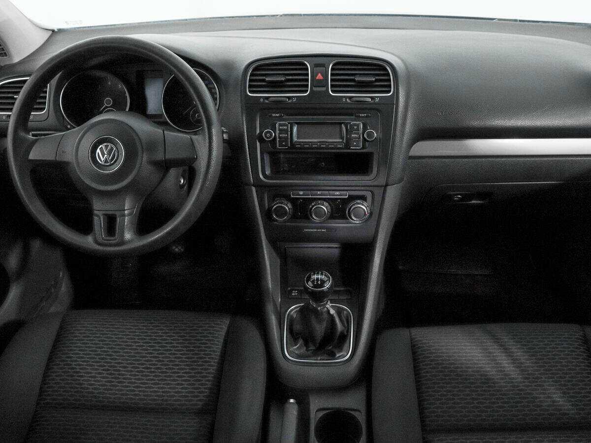 Volkswagen Golf с пробегом — 2009 год. Фото: #10