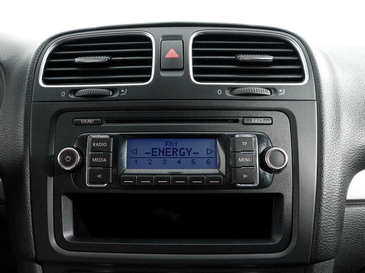 Volkswagen Golf с пробегом — 2009 год. Фото: #11