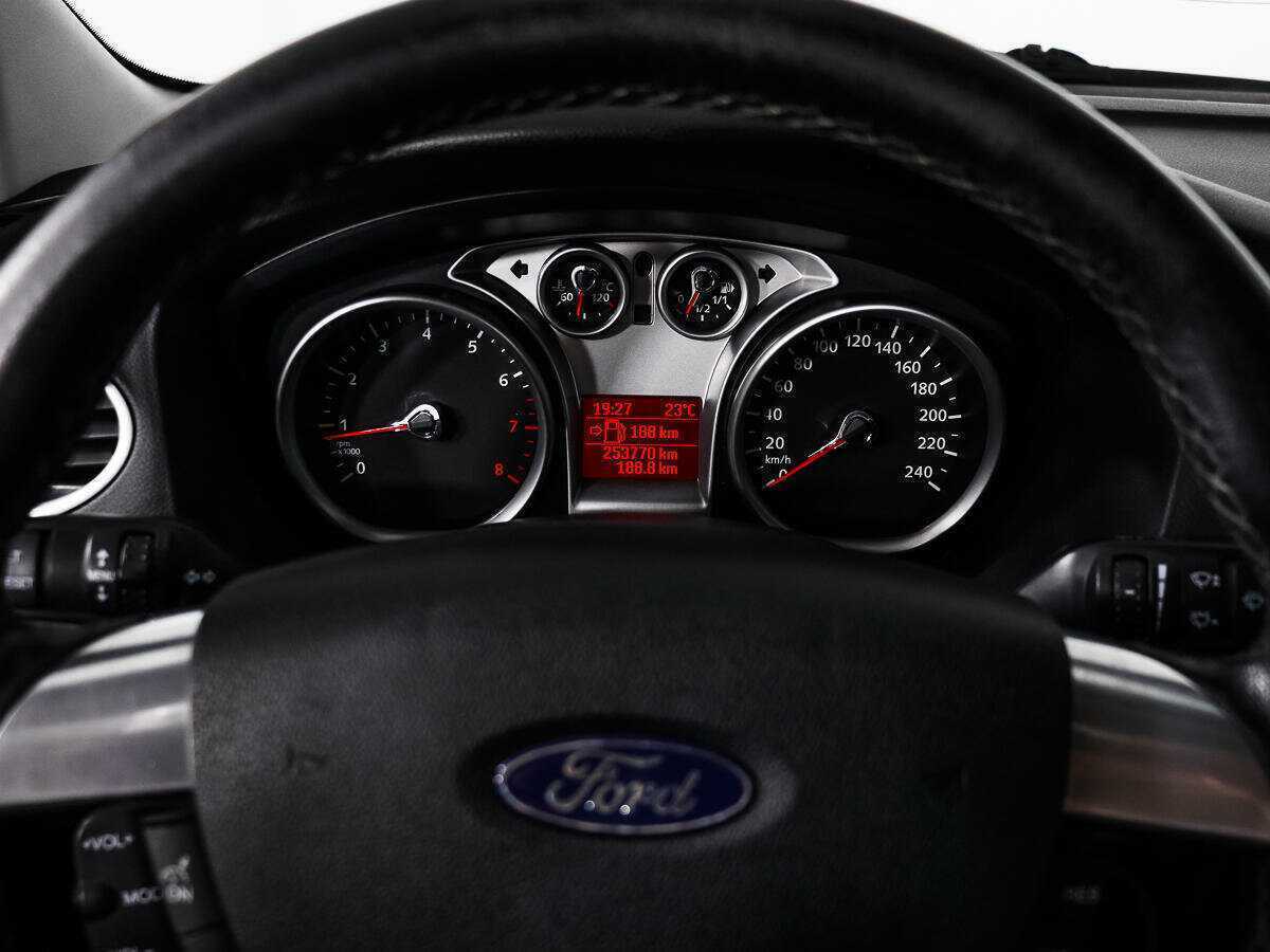 Ford Focus с пробегом — 2008 год. Фото: #13