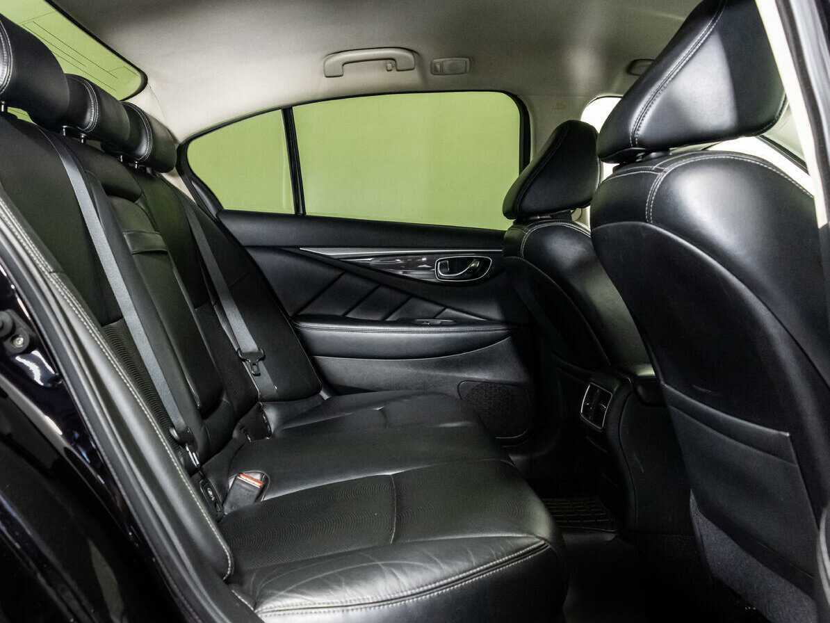 Infiniti Q50 с пробегом — 2014 год. Фото: #13