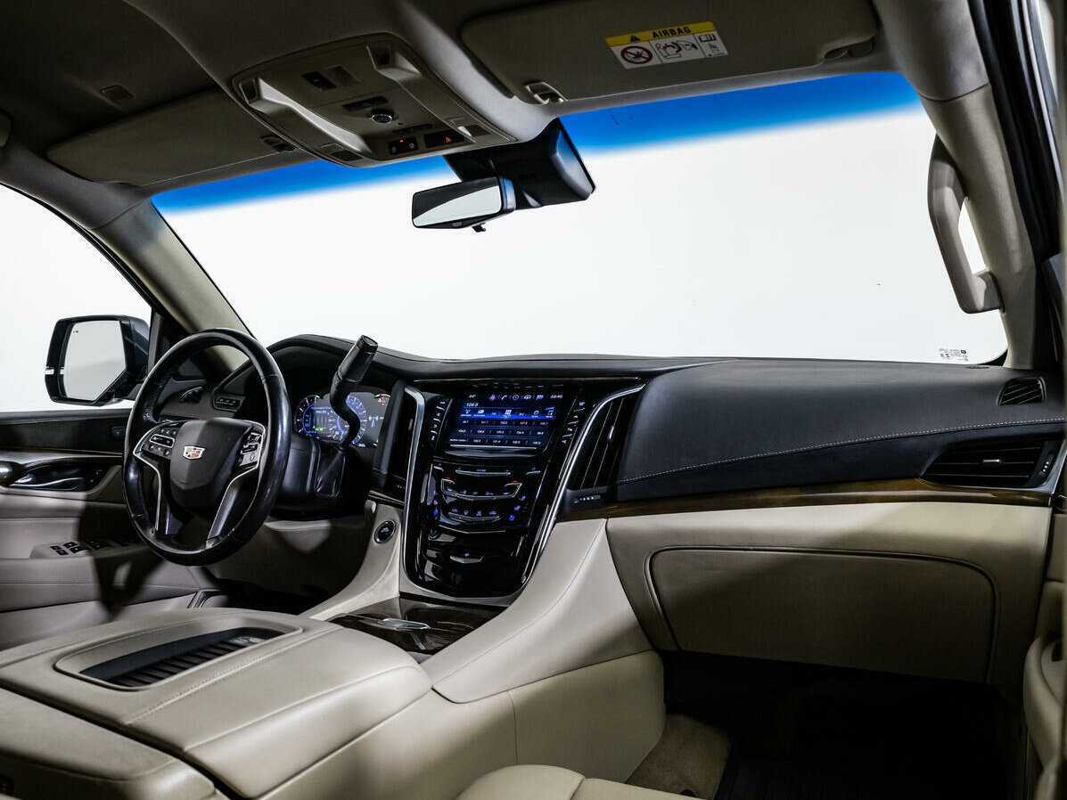 Cadillac Escalade с пробегом — 2018 год. Фото: #8