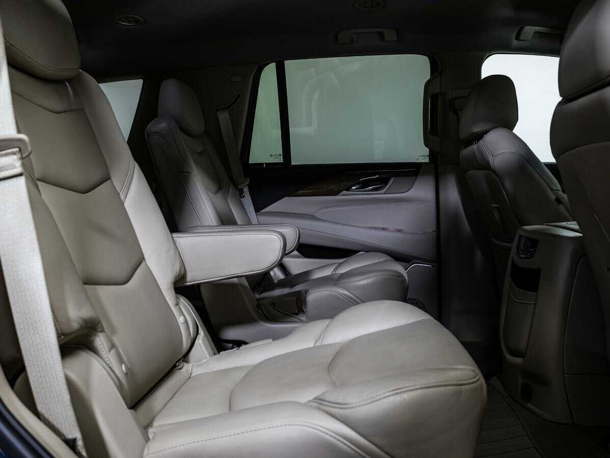 Cadillac Escalade с пробегом — 2018 год. Фото: #10