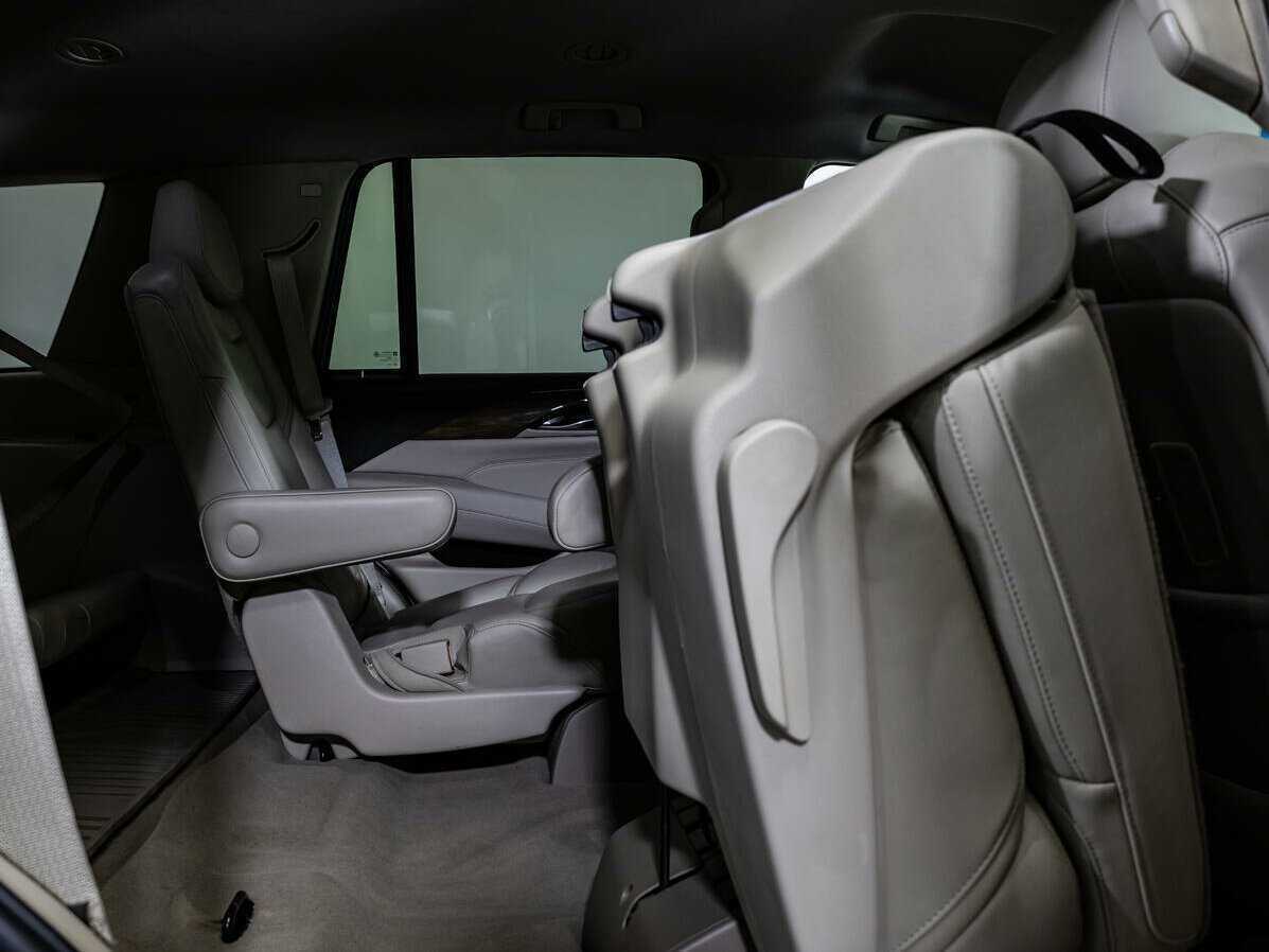 Cadillac Escalade с пробегом — 2018 год. Фото: #12