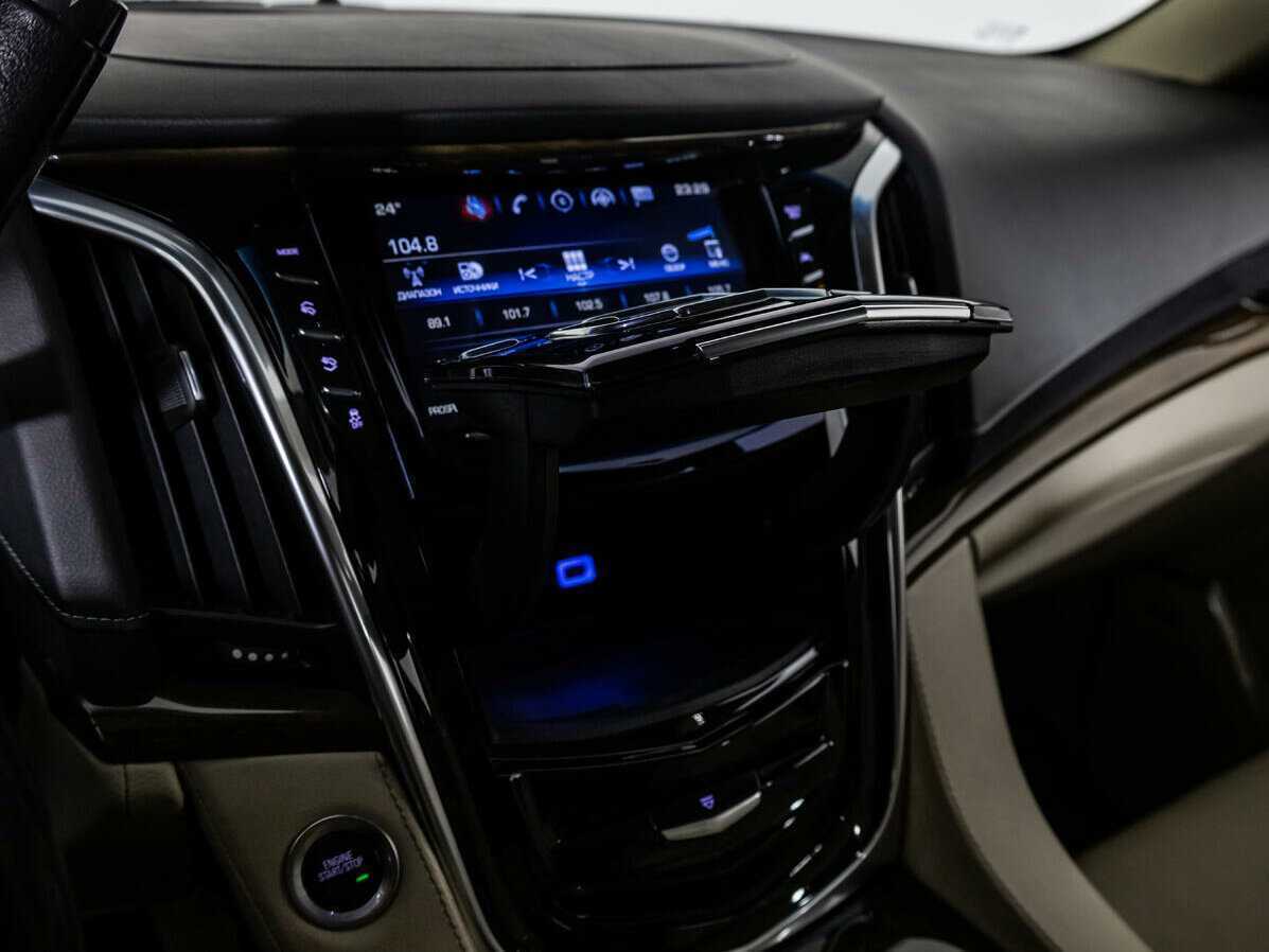Cadillac Escalade с пробегом — 2018 год. Фото: #16