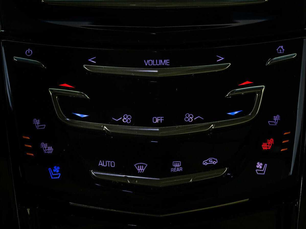 Cadillac Escalade с пробегом — 2018 год. Фото: #17