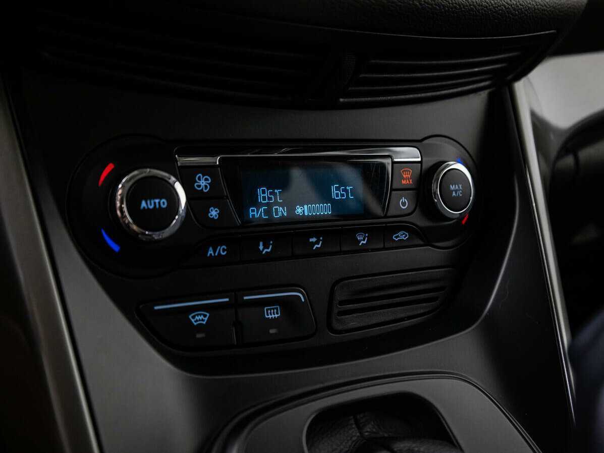 Ford Kuga с пробегом — 2014 год. Фото: #15