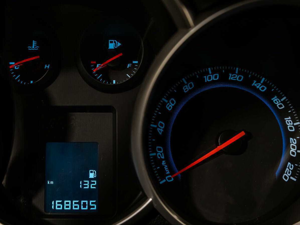 Chevrolet Cruze с пробегом — 2012 год. Фото: #12