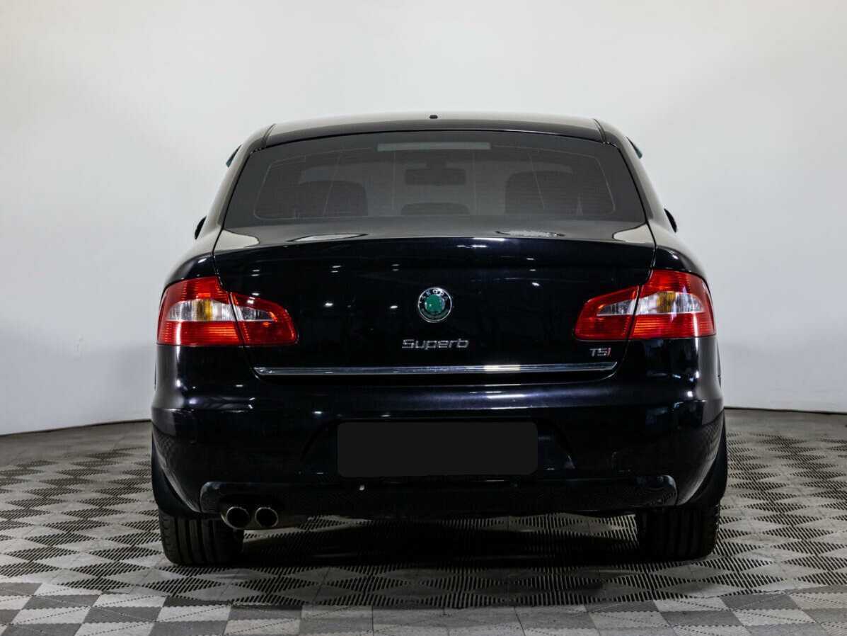 Skoda Superb с пробегом — 2011 год. Фото: #5