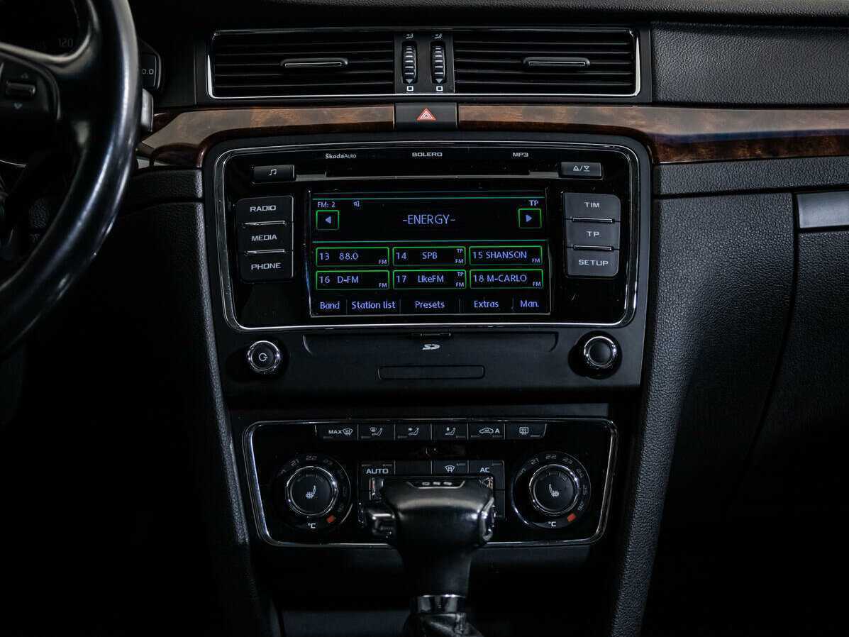 Skoda Superb с пробегом — 2011 год. Фото: #13