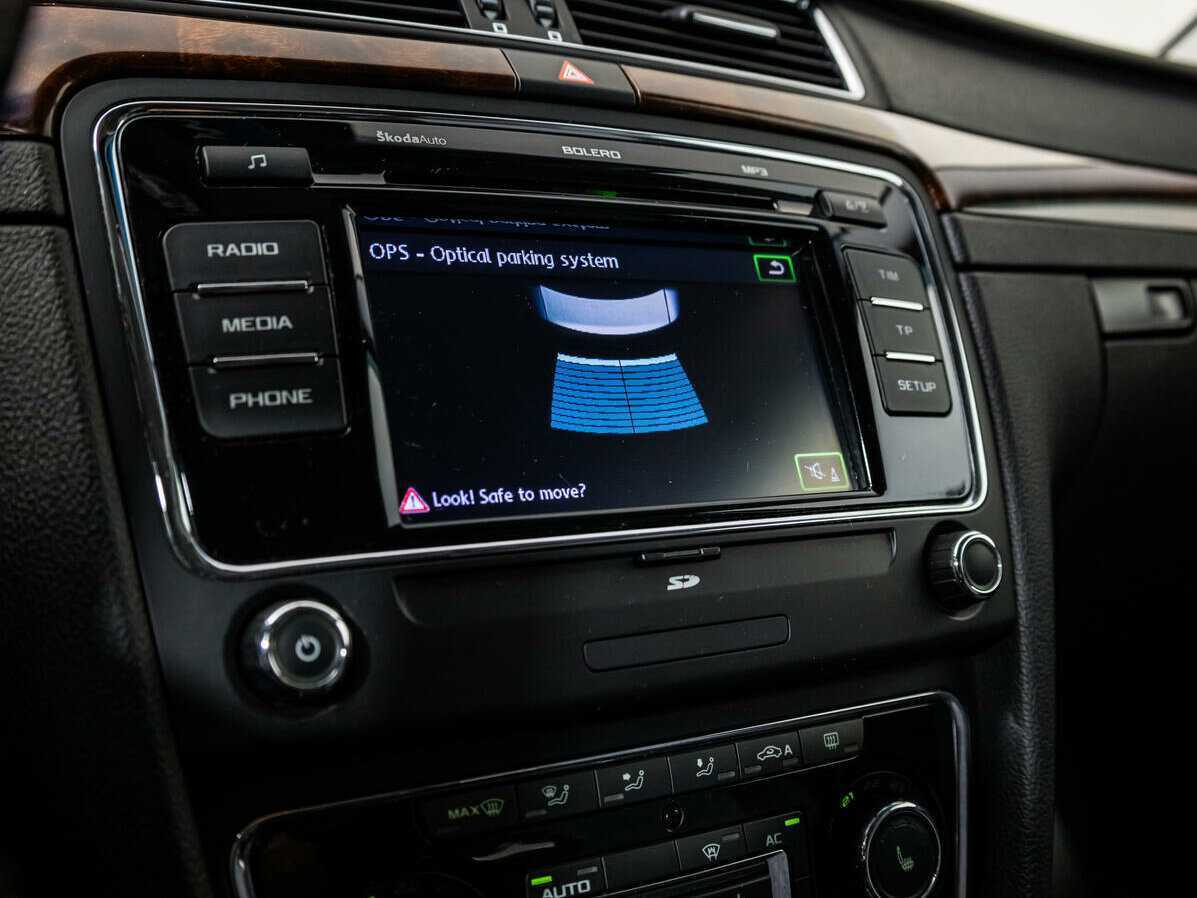 Skoda Superb с пробегом — 2011 год. Фото: #15