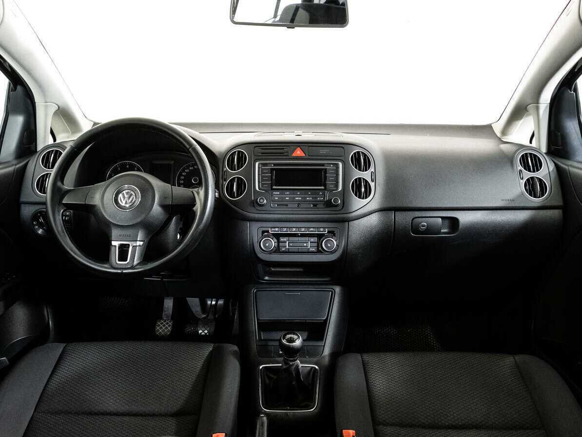 Volkswagen Golf Plus с пробегом — 2009 год. Фото: #9
