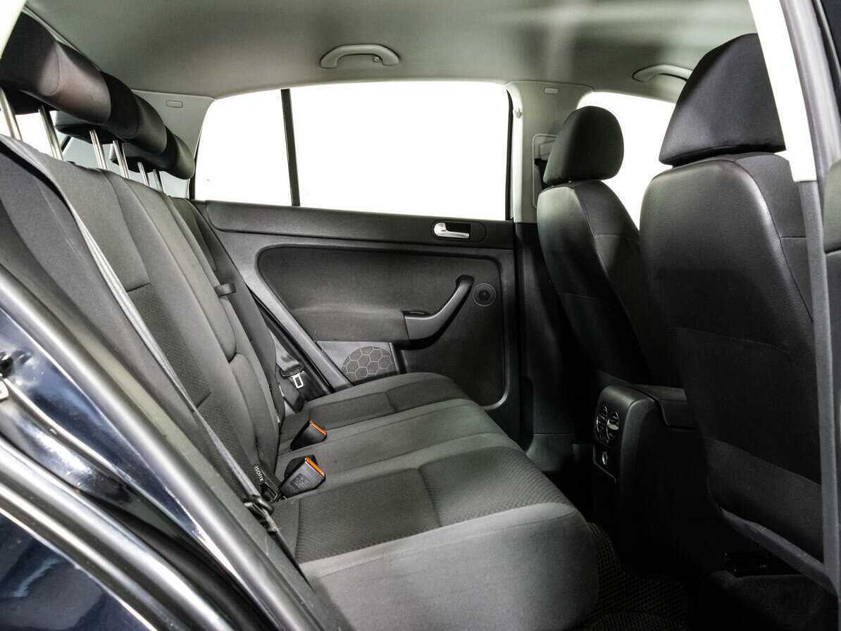 Volkswagen Golf Plus с пробегом — 2009 год. Фото: #15