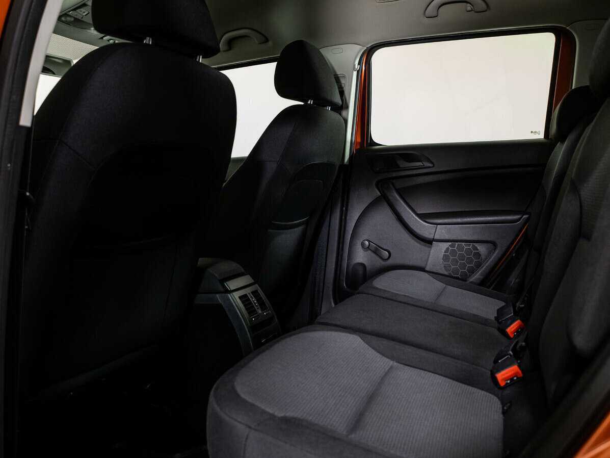 Skoda Yeti с пробегом — 2011 год. Фото: #8