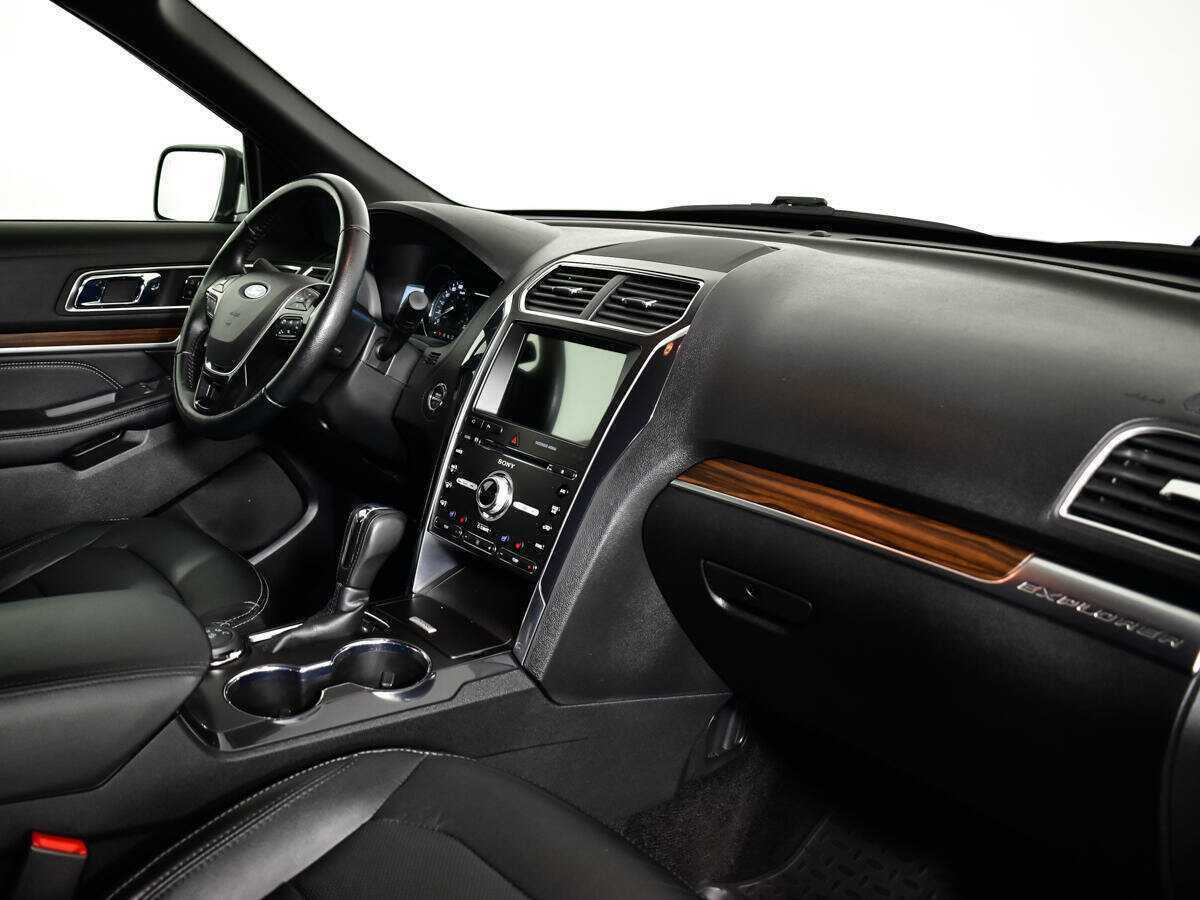 Ford Explorer с пробегом — 2018 год. Фото: #8
