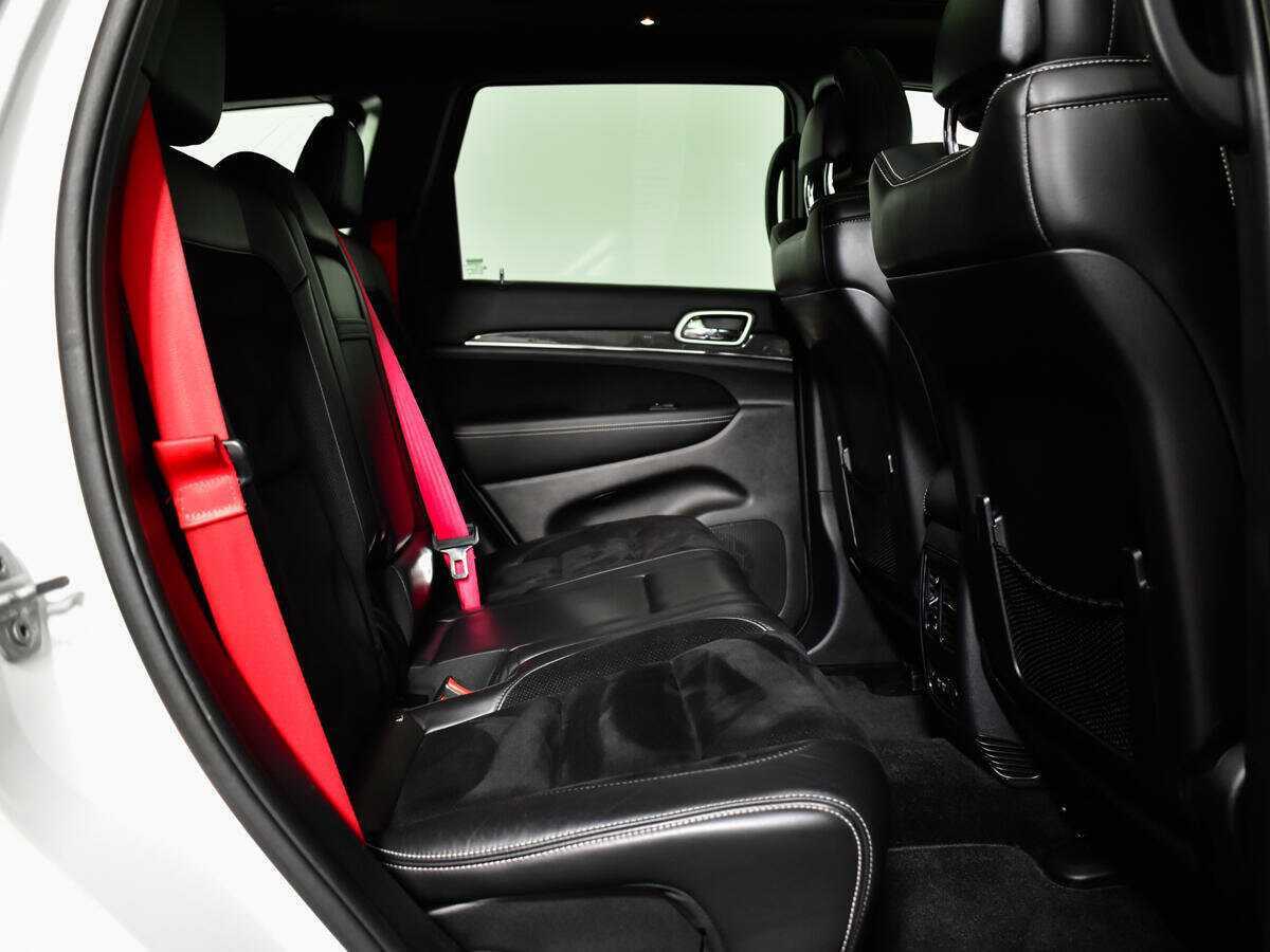 Jeep Grand Cherokee с пробегом — 2016 год. Фото: #9