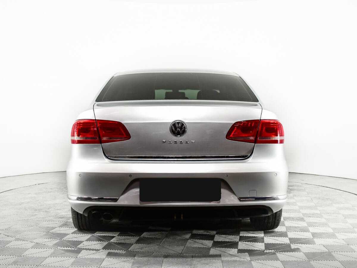 Volkswagen Passat с пробегом — 2011 год. Фото: #5