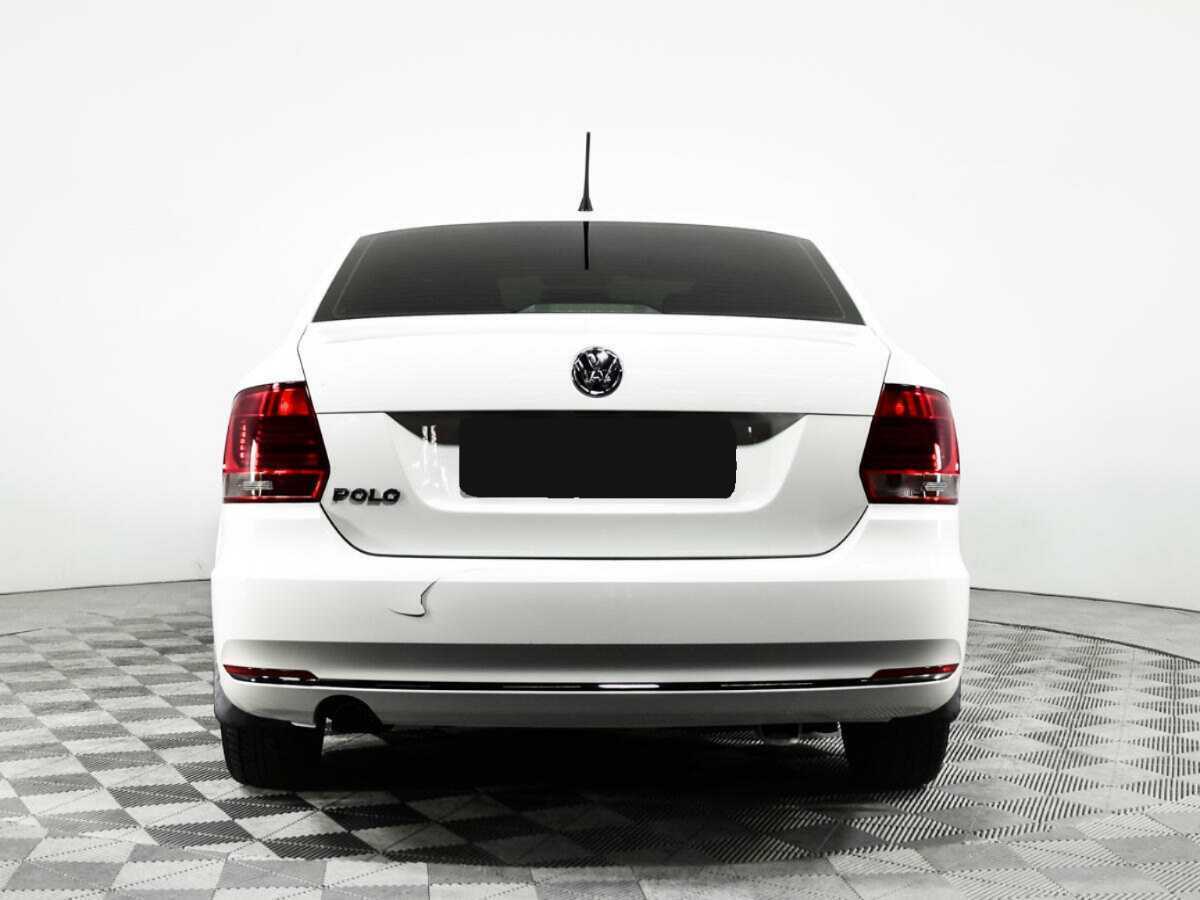 Volkswagen Polo с пробегом — 2015 год. Фото: #3