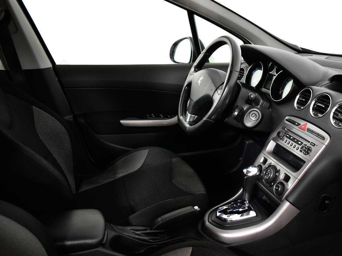 Peugeot 308 с пробегом — 2010 год. Фото: #8