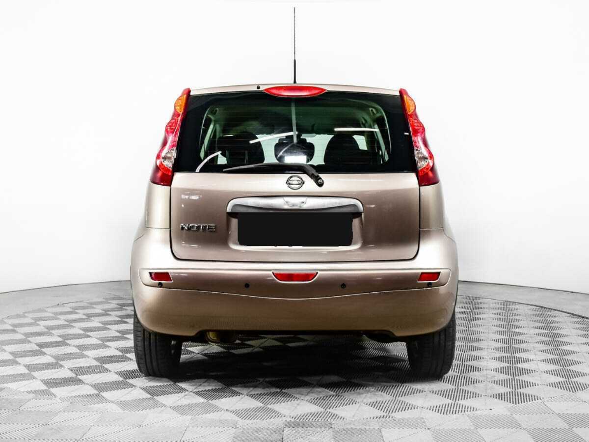 Nissan Note с пробегом — 2011 год. Фото: #5