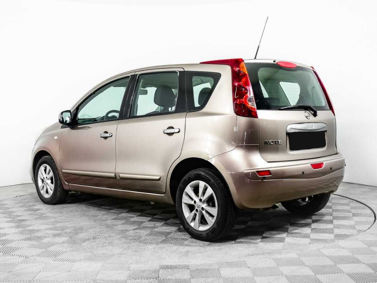Nissan Note с пробегом — 2011 год. Фото: #6